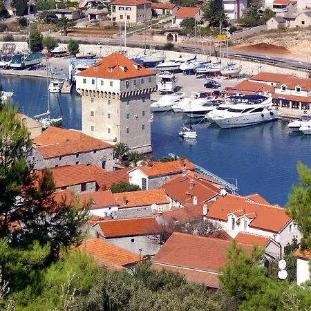 Διαμέρισμα With Parking Space Marina, Trogir - 1093 Marina