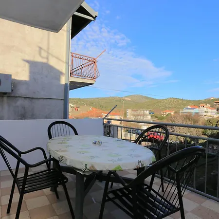 アパート With Parking Space Marina, Trogir - 1093 *